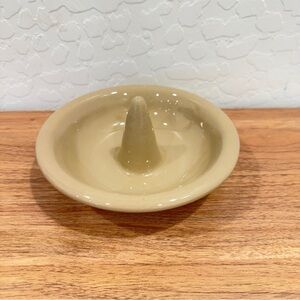 Hartstone Pottery Ceramic Citrus Juicer Beige 6”